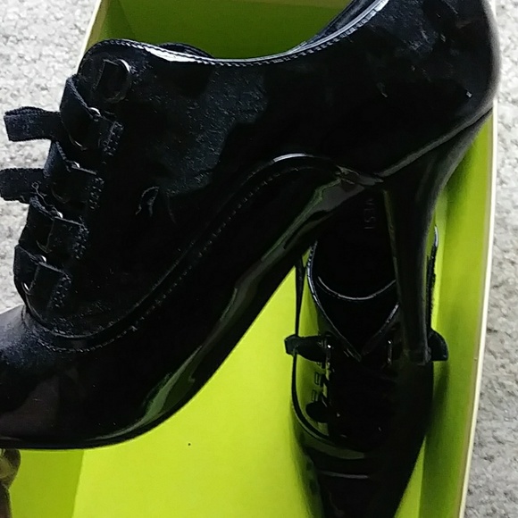 Heel boot - Picture 3 of 3